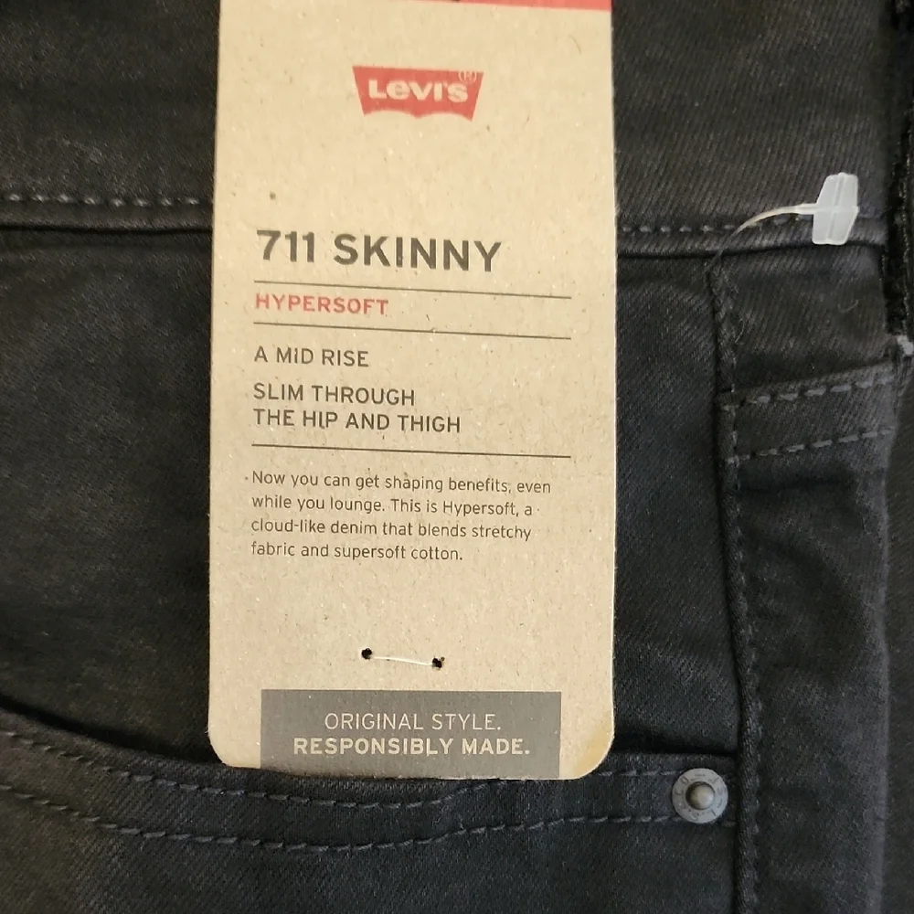 Levi's Women's Relaxed 711 Skinny Jeans in Deep Black